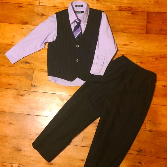 Chaps Other - Chaps boys size 5 suit and tie.